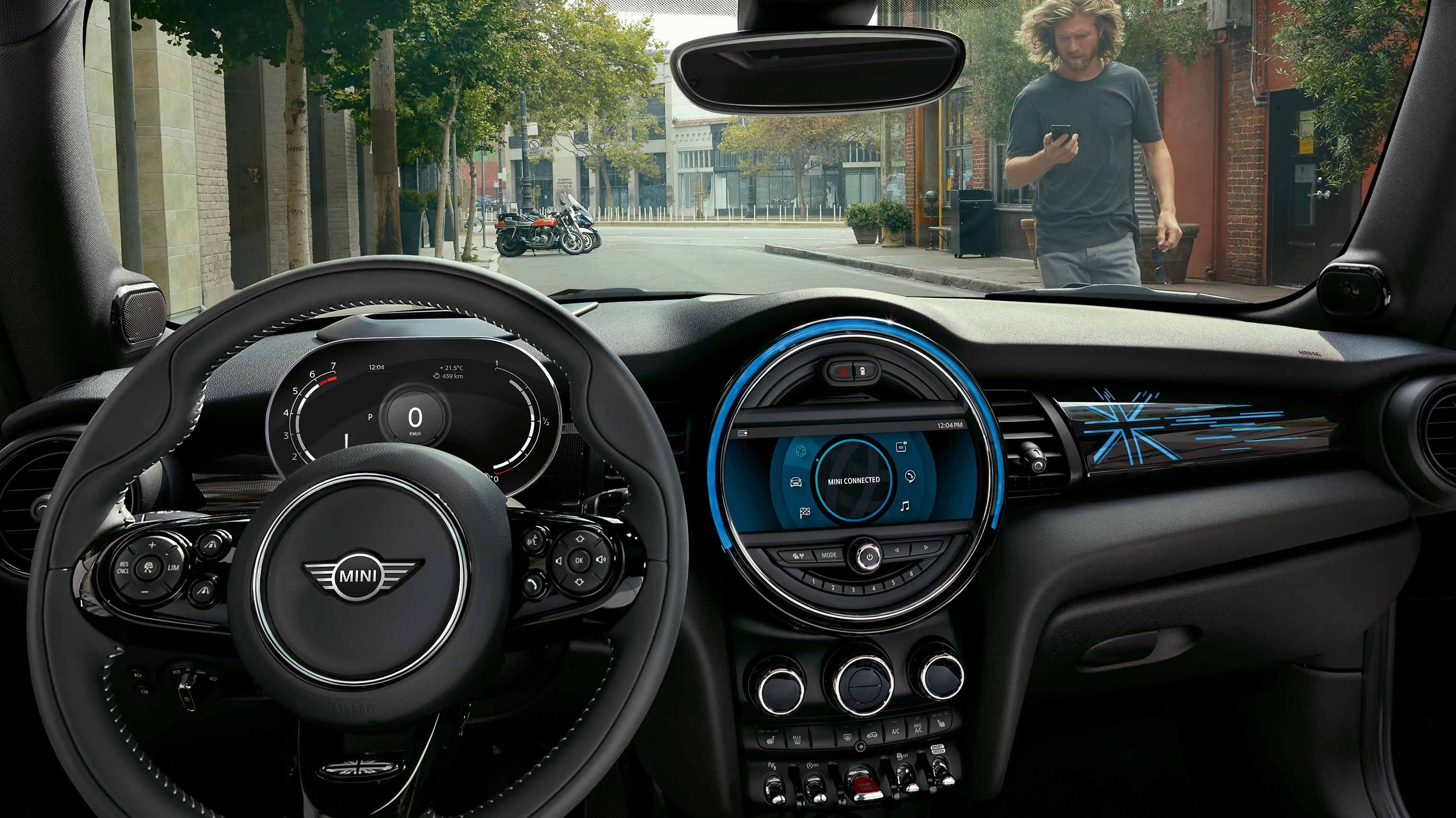 MINI CONNECTED